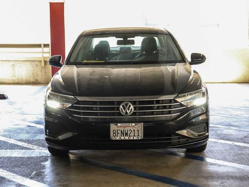 Used 2019 Volkswagen Jetta SE FWD image 6