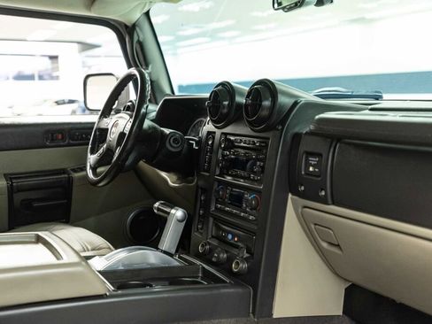 Used 2005 HUMMER H2 image 12