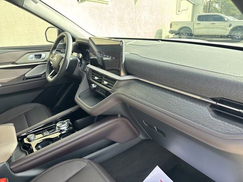 New 2026 Ford Explorer Platinum image 16