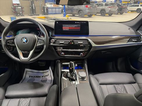Used 2023 BMW 530i xDrive w/ Convenience Package image 7