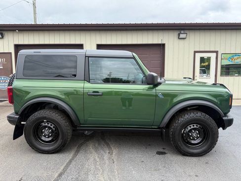Used 2023 Ford Bronco Black Diamond image 5