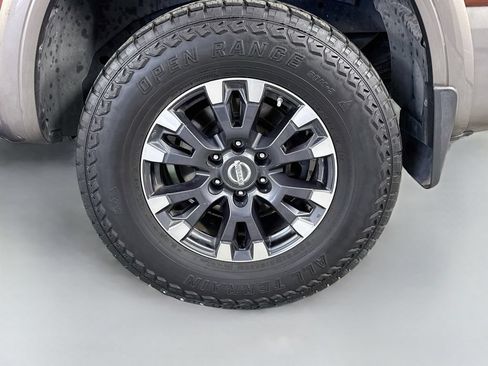 Used 2017 Nissan Titan Platinum Reserve w/ Off-Road Package AWD/4WD image 32