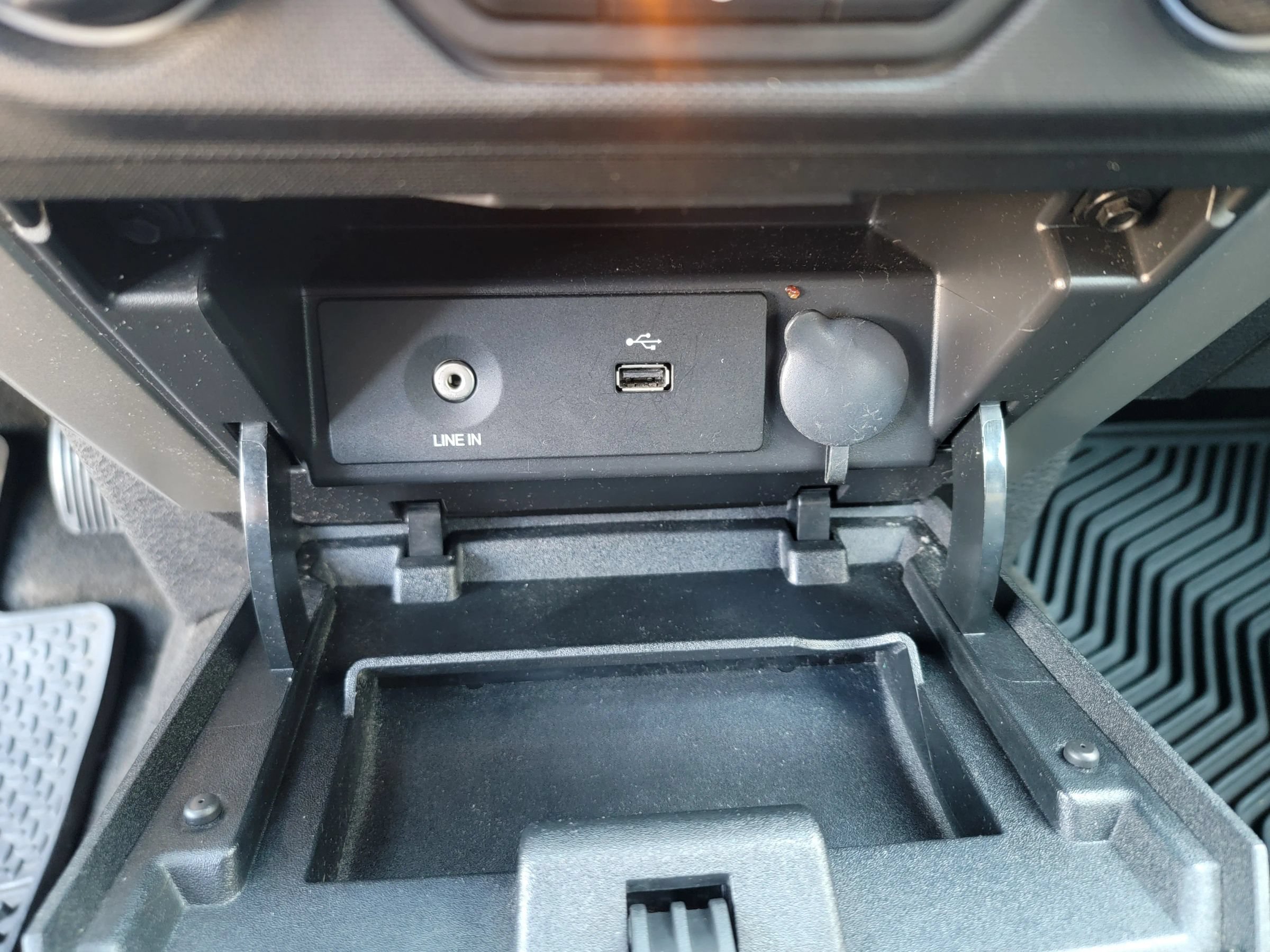 Used 2014 Ford F150 XLT w/ Equipment Group 301A Mid AWD/4WD image 16