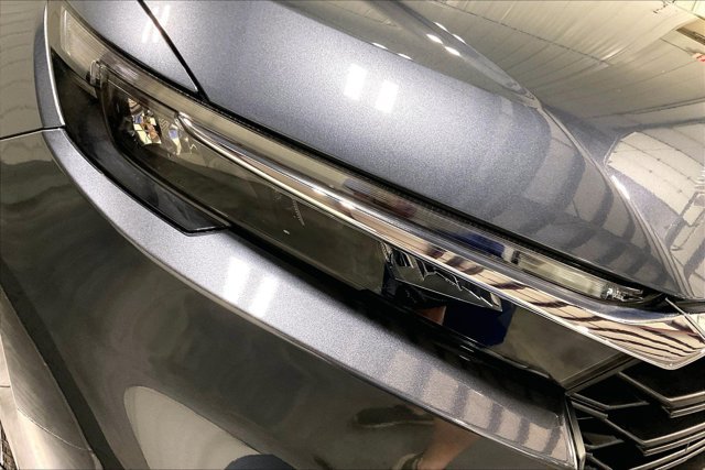 Used 2025 Honda CR-V LX image 28