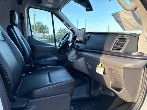 New 2026 Ford Transit 250 148 Medium Roof image 22