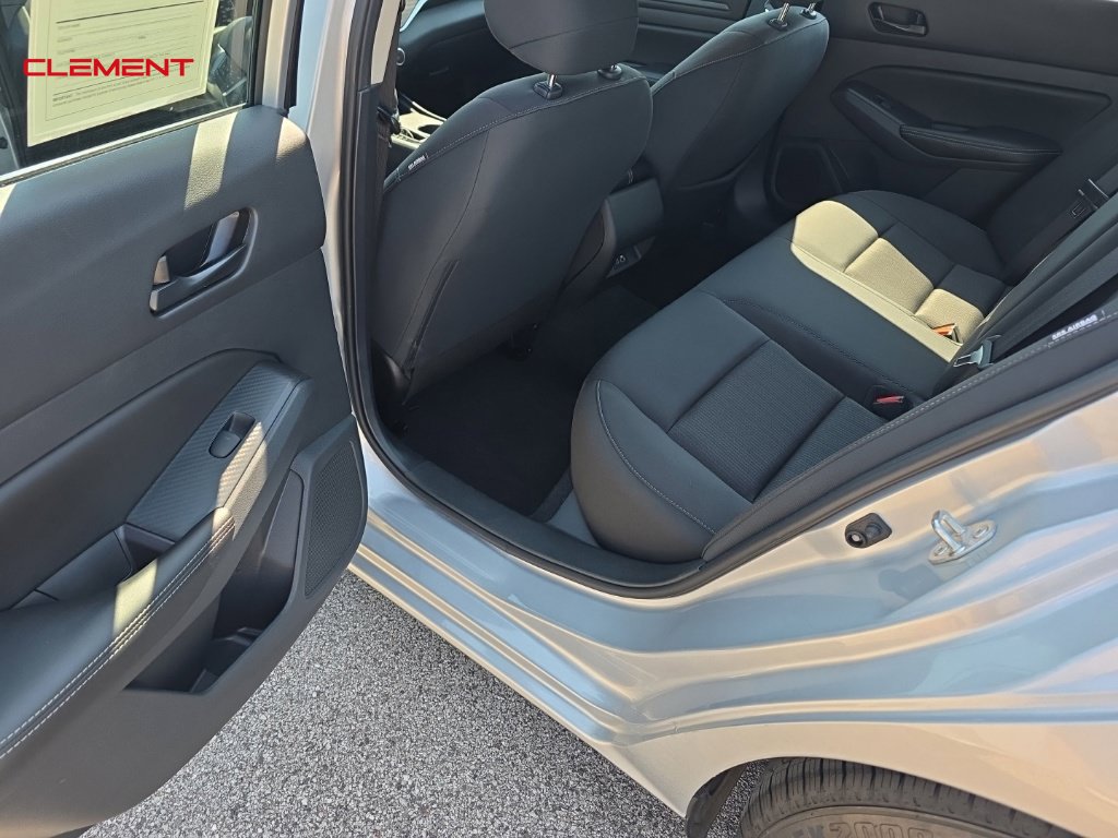 Used 2025 Nissan Altima 2.5 SV FWD image 19