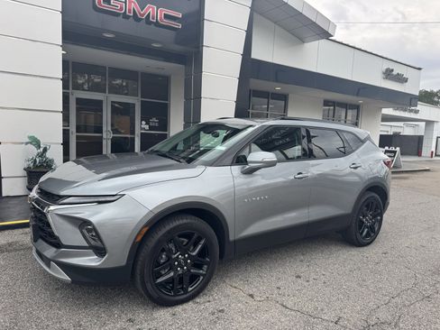 Certified 2025 Chevrolet Blazer LT image 1