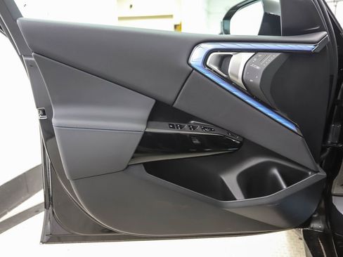 New 2026 BMW X3 xDrive30 w/ Premium Package image 9