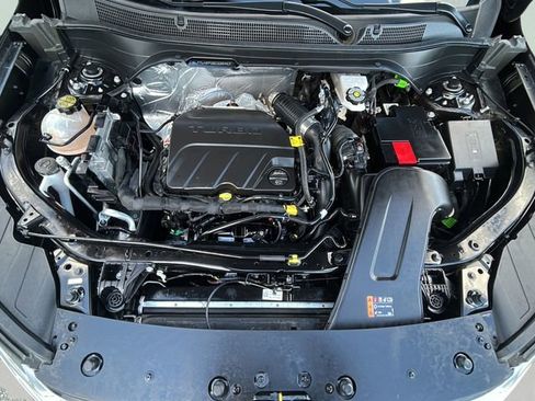 Used 2025 Chevrolet Trax LT w/ LT Convenience Package image 33