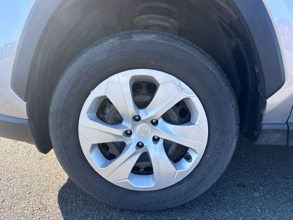 Used 2019 Toyota RAV4 LE w/ All Weather Liner Package AWD/4WD image 29