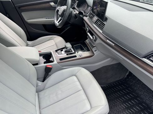 Used 2023 Audi Q5 2.0T Premium w/ Convenience Package AWD/4WD image 9