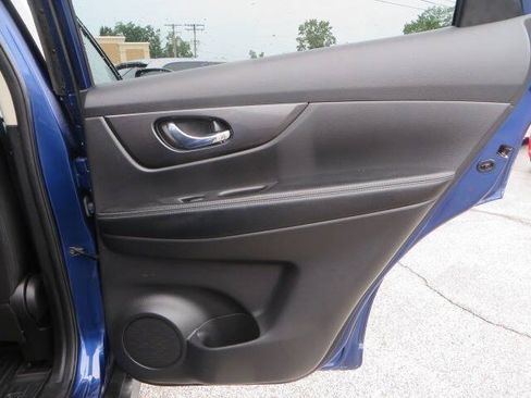 Used 2020 Nissan Rogue SV AWD/4WD image 9