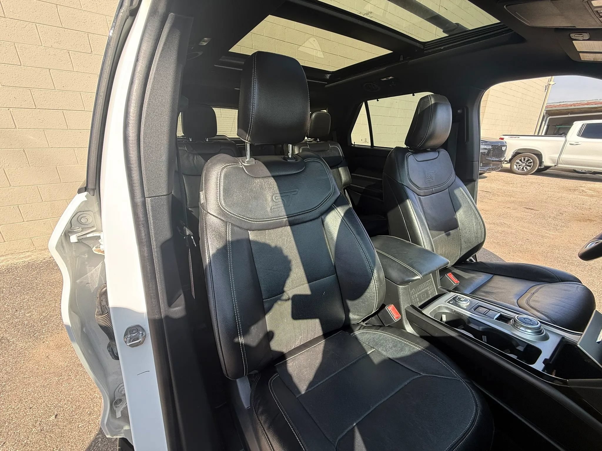 Used 2022 Ford Explorer ST w/ Equipment Group 401A AWD/4WD image 36