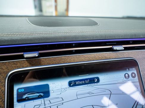 Used 2023 Mercedes-Benz EQE 500 4MATIC Sedan image 49