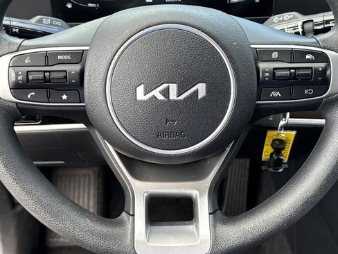 Certified 2024 Kia Sportage LX image 9