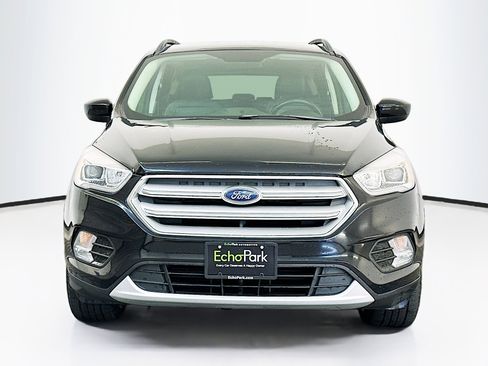 Used 2019 Ford Escape SEL image 2