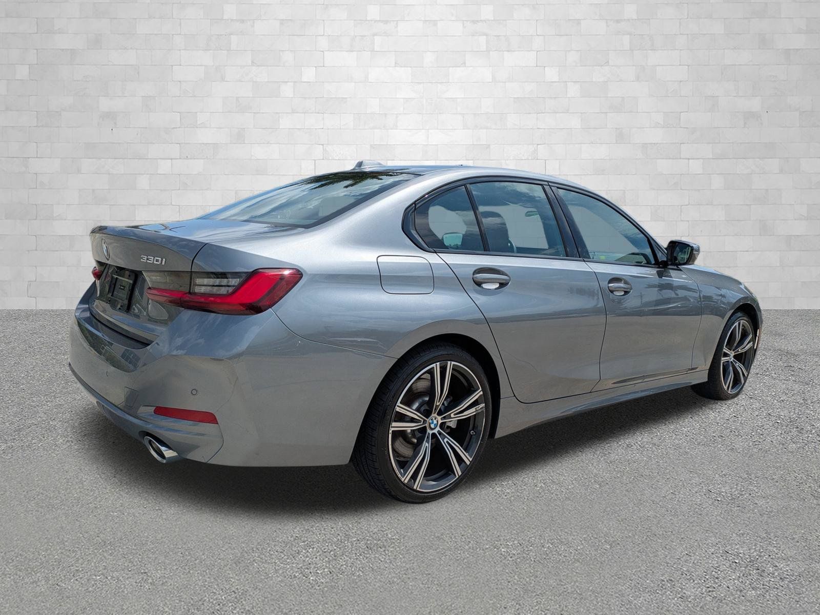 Used 2023 BMW 330i Sedan w/ Driving Assistance Package RWD image 2