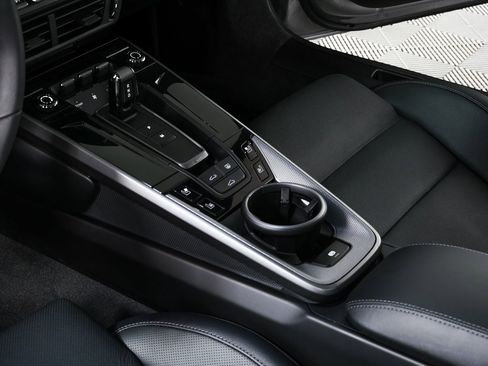 Certified 2025 Porsche 911 Carrera image 18