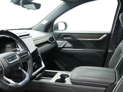 Used 2025 GMC Acadia Denali w/ Super Cruise Package image 33