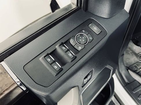 Used 2022 Ford F350 Lariat w/ Chrome Package image 19