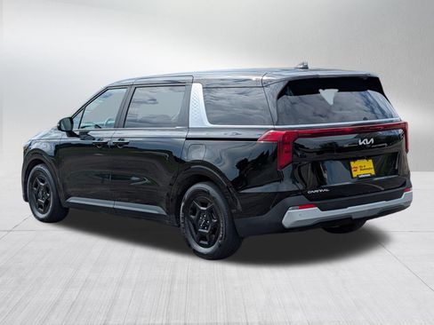Certified 2026 Kia Carnival FWD image 5