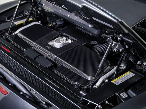 Used 2015 Audi R8 V10 w/ Full Leather Package image 32