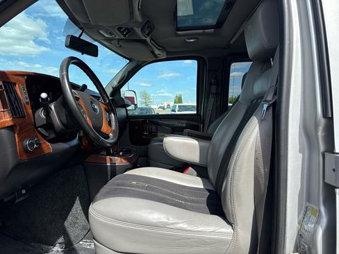 Used 2013 Chevrolet Express 1500 AWD image 11