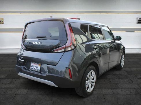 Used 2023 Kia Soul LX image 6
