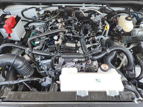 Used 2025 Toyota 4Runner SR5 AWD/4WD image 26
