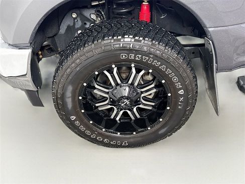 Used 2017 Ford F350 Lariat w/ Chrome Package image 23