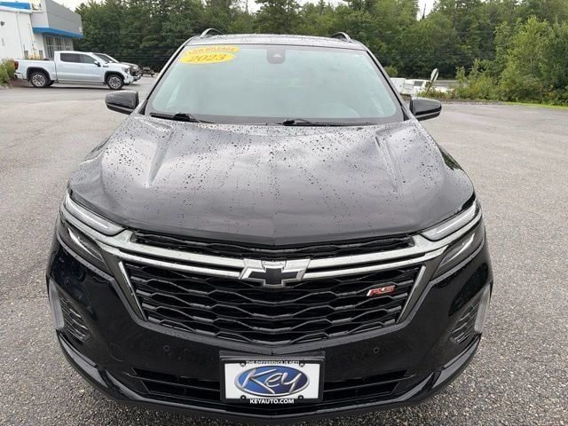 Used 2023 Chevrolet Equinox RS AWD/4WD image 2