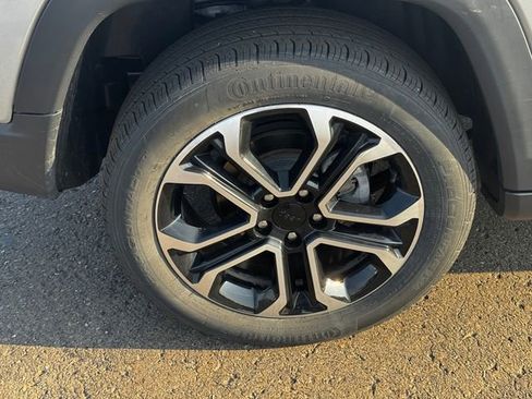 Used 2023 Jeep Compass Limited image 12