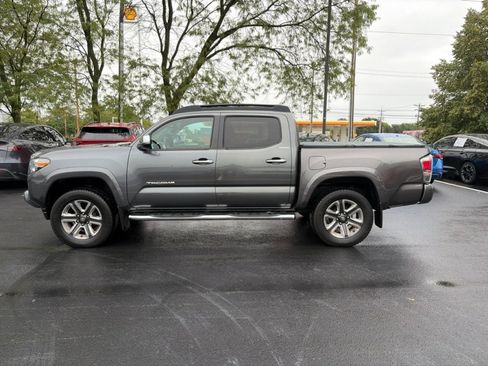Used 2016 Toyota Tacoma Limited w/ Towing Package AWD/4WD image 11