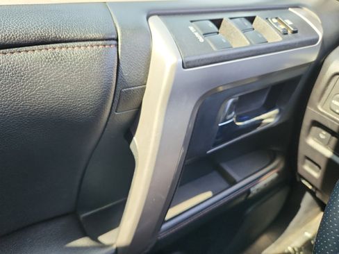 Used 2015 Toyota 4Runner Limited AWD/4WD image 13