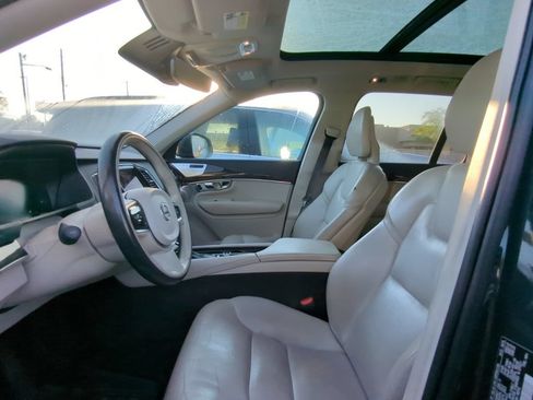 Used 2016 Volvo XC90 T6 Momentum w/ Momentum Plus Package AWD/4WD image 6