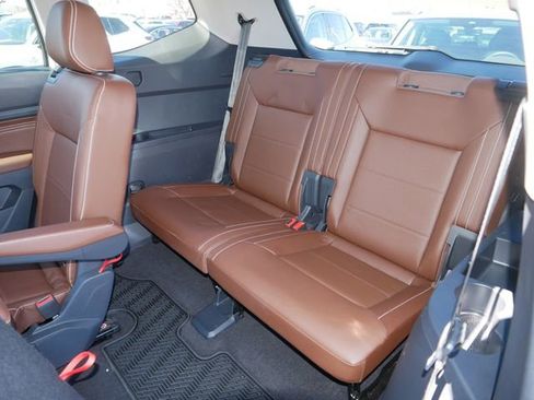 Certified 2023 Volkswagen Atlas SE image 18