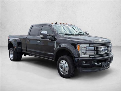 Used 2019 Ford F450 Platinum w/ Platinum Ultimate Package AWD/4WD image 3