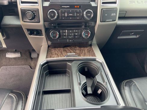 Used 2017 Ford F250 Lariat image 25