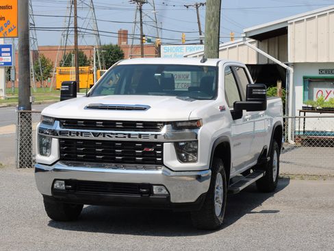 Used 2023 Chevrolet Silverado 2500 LT w/ Convenience Package AWD/4WD image 3