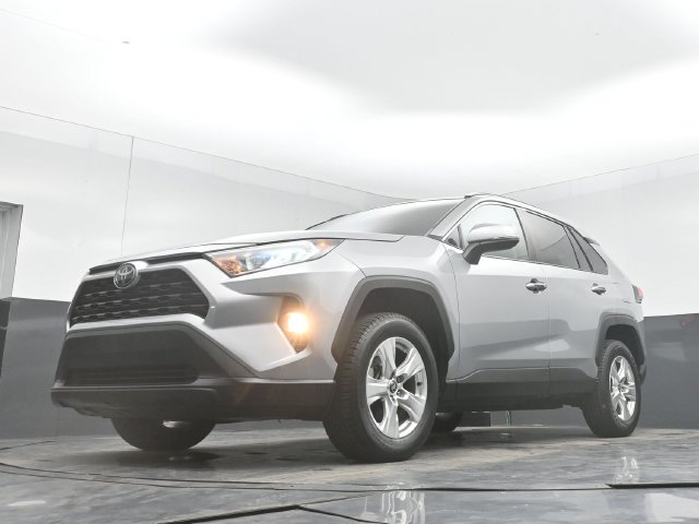 Used 2021 Toyota RAV4 XLE w/ Convenience Package FWD image 46