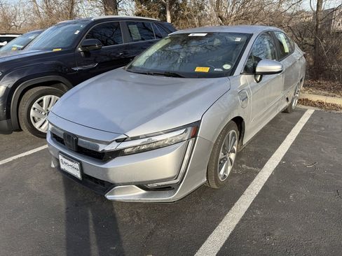 Used 2018 Honda Clarity Plug-In Hybrid image 3