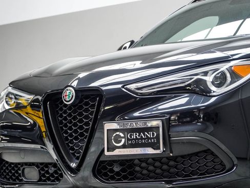 Used 2023 Alfa Romeo Stelvio Veloce AWD/4WD image 2