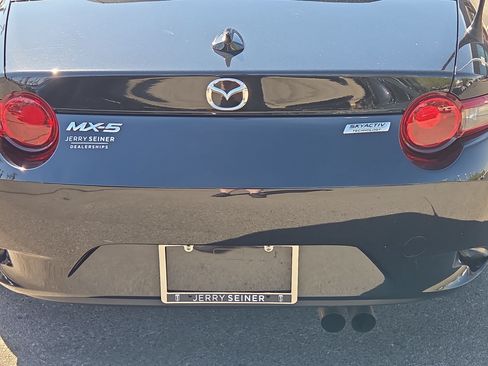 Used 2016 MAZDA MX-5 Miata Grand Touring RWD image 13