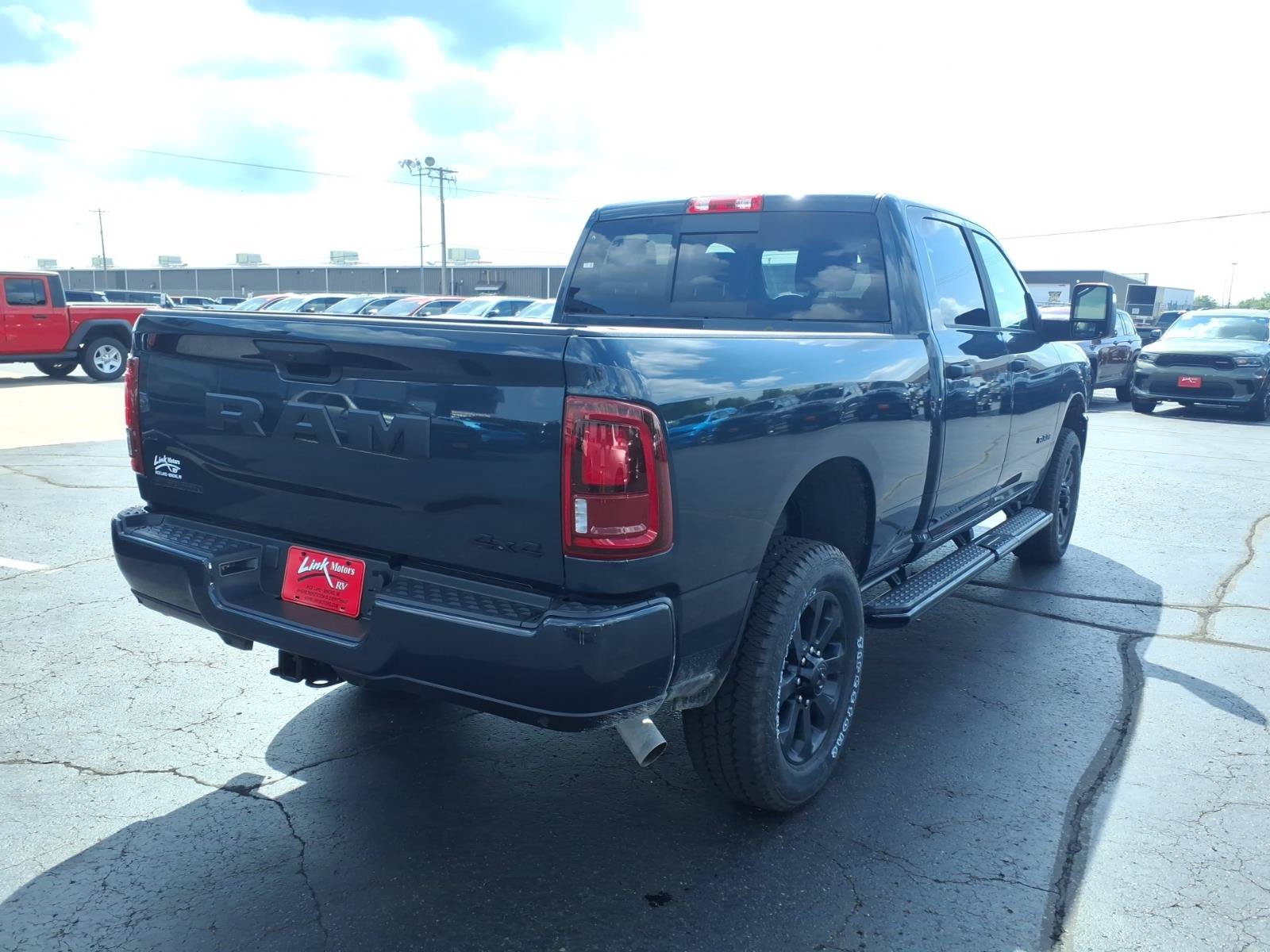 New 2026 RAM 2500 Big Horn AWD/4WD image 2