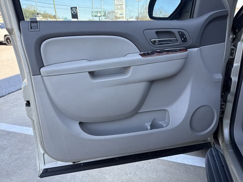 Used 2013 Chevrolet Tahoe LT w/ Luxury Package image 12