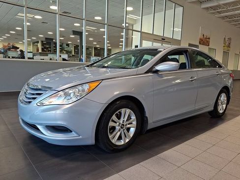 Used 2012 Hyundai Sonata GLS w/ Popular Equipment Pkg FWD image 3