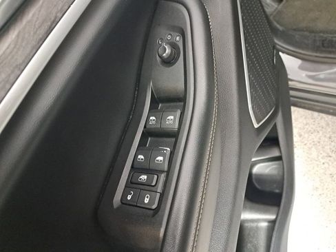 Used 2023 Jeep Grand Cherokee L Limited image 16