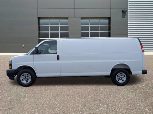 New 2026 GMC Savana 2500 Extended w/ Safety Package RWD image 9