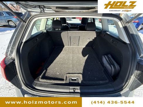 Used 2016 Volkswagen Golf Limited Edition image 27