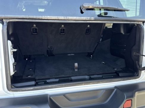 Used 2024 Jeep Wrangler Unlimited Rubicon image 26